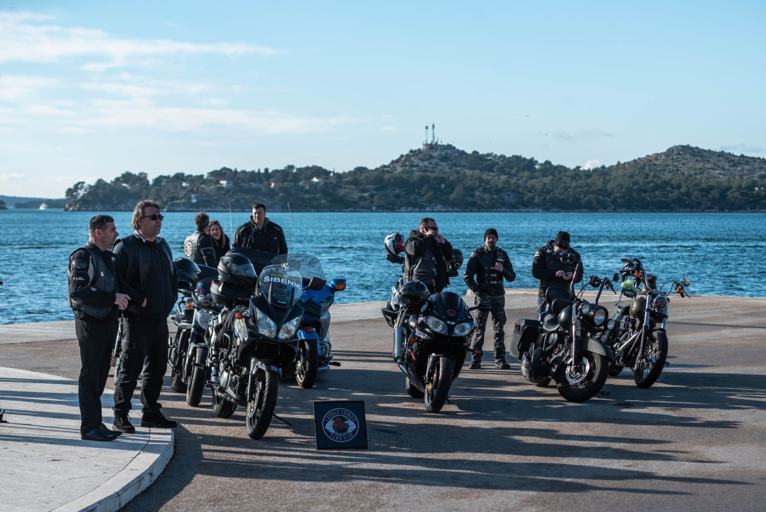 Bajkeri iz cijele države okupili se na gatu Vrulje kako bi se oprostili od Mira Vučenovića