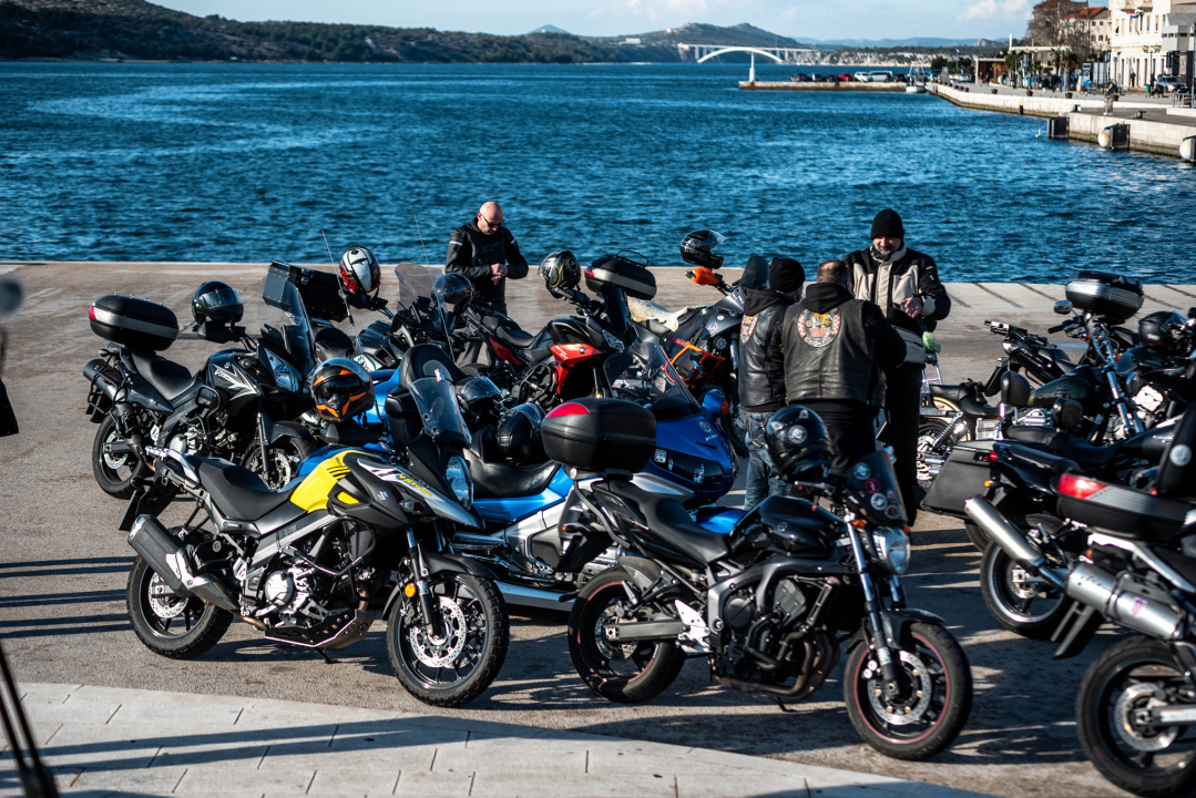 Bajkeri iz cijele države okupili se na gatu Vrulje kako bi se oprostili od Mira Vučenovića