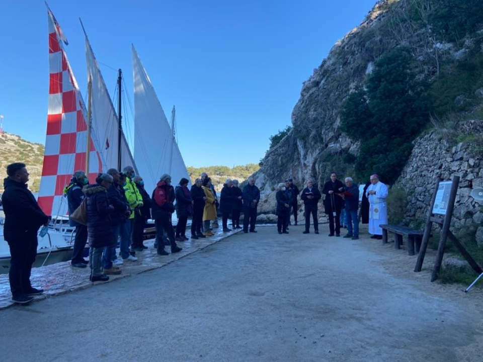 U kanalu ispred crkve-špilje obilježen spomendan sv. Ante Pustinjaka 