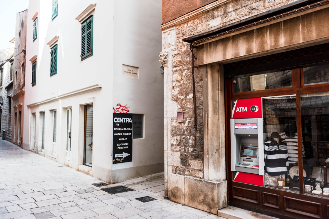 Ugaoni stupovi još su jedna posebnost Šibenika: 'Plemići su na taj način demonstrirali svoju moć'