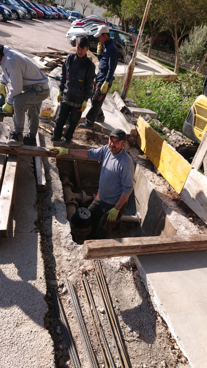 Na području grada radovi na više lokacija: Rekonstruira se zid na Šubićevcu i cesta na bivšem Njegoševom trgu  