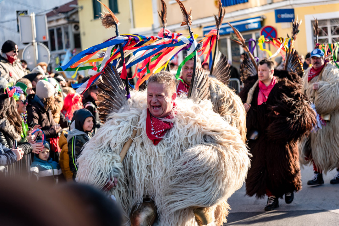 Bake opet napravile ludilo uz ‘Masturbatore s Murtera’, ‘Benkovački sajam’, liječnike i janjetinu