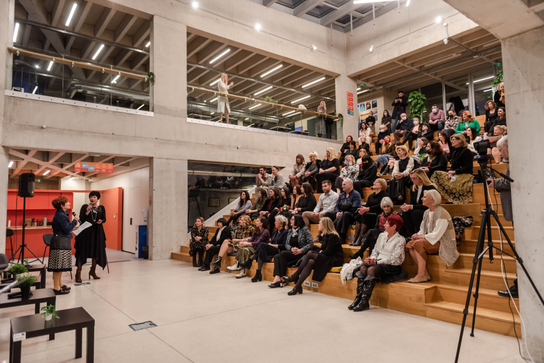 Profesorica violončela Vanja Bošnjak nova je 'Šibenska grandeca': Mladena Baran Jakelić ikona je stila 