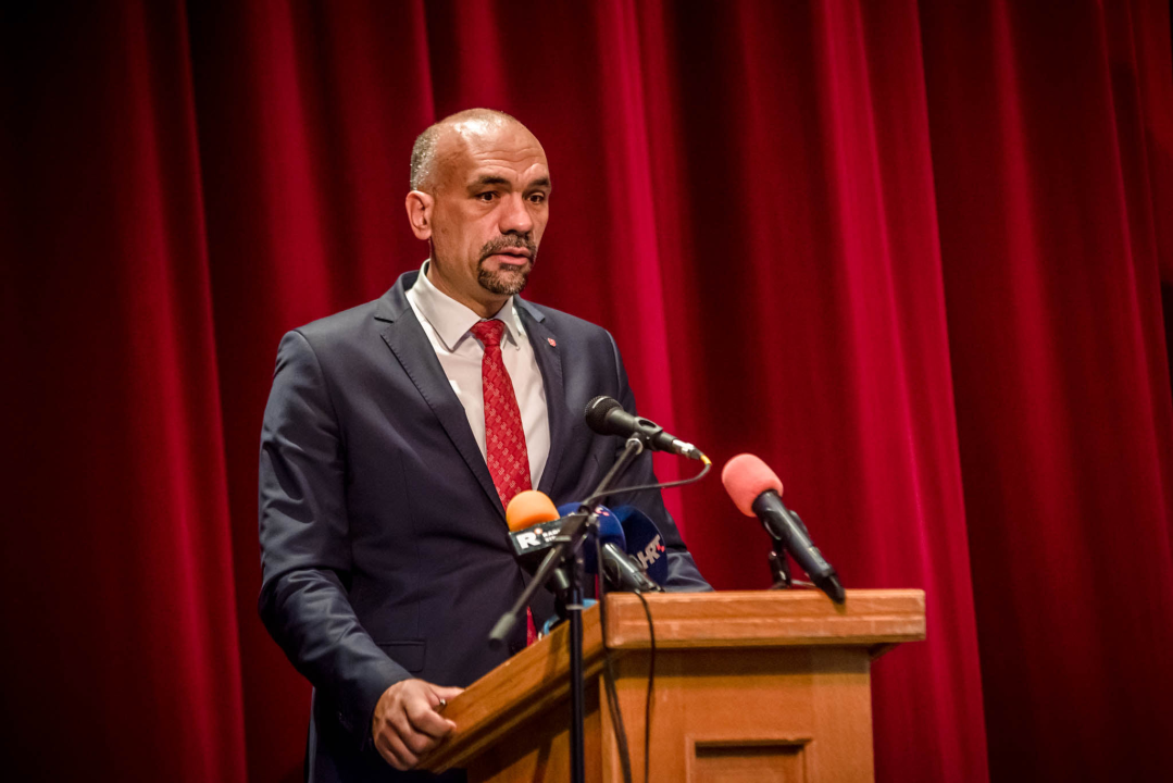 Prilično loša predstava na sjednici Županijske skupštine u drniškom kinu: Bilo je i kokica 