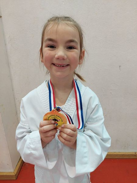 Karate klub Šibenik 1066 iz Ploča se vratio s pregršt odličja i prepun dojmova