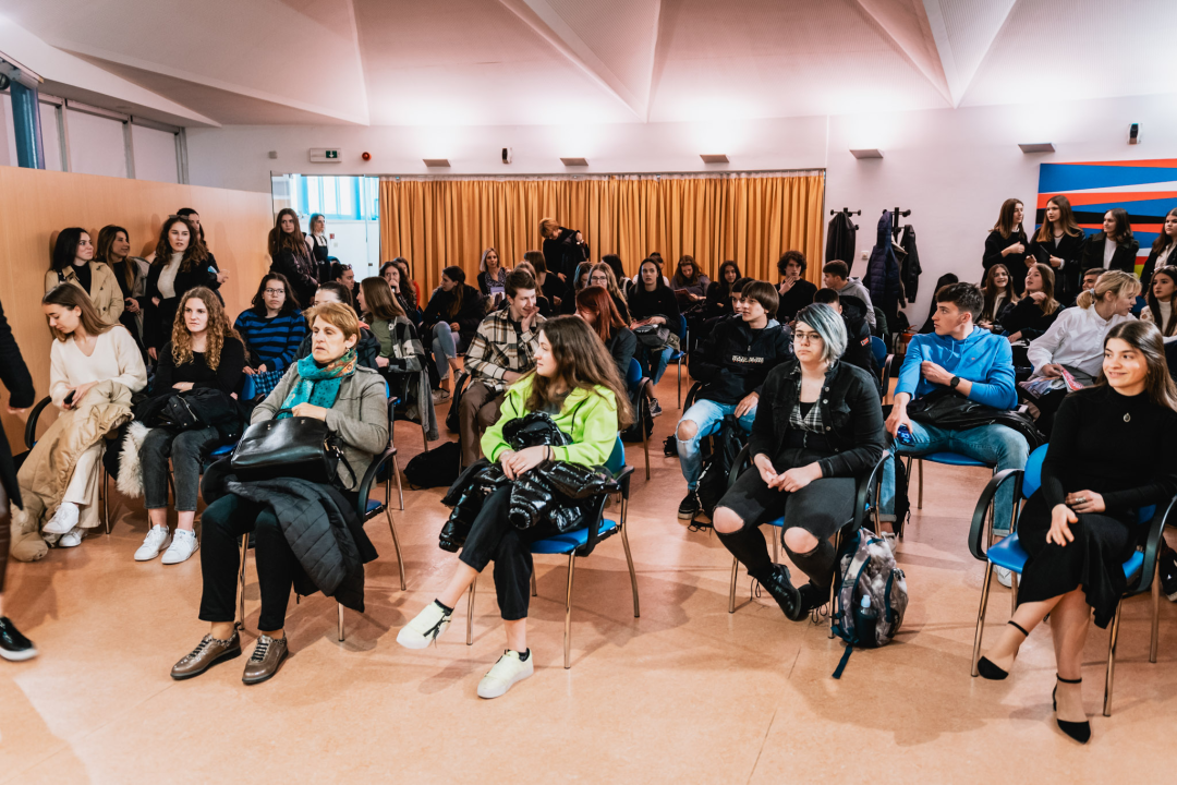 Gimnazijalci predstavili jubilarni 20. broj Pegle: ‘Pandemiju smo kompletno zanemarili i odahnuli od svega’