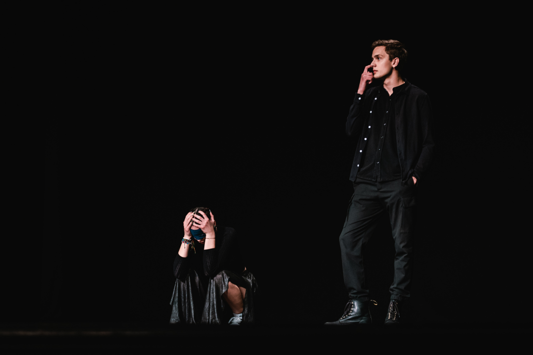 Smijeh i suze za Luku Škarića koji je iz publike gledao prijatelje kako mu ‘Mojom pričom’ skupljaju novac za operaciju