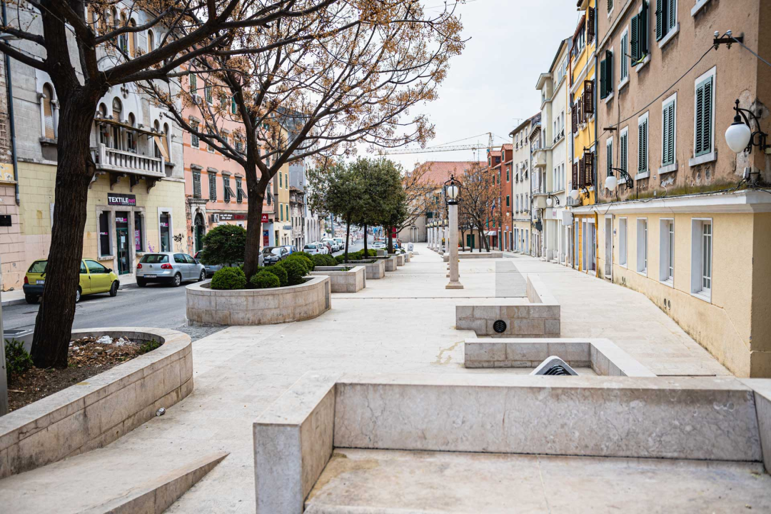 Šibenik je na današnji dan 2020. godine bio pust, trebale su nam potvrde za napustiti županiju, a imali smo puno manje slučajeva nego danas