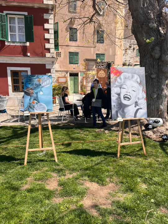 Svjetski dan umjetnosti: Ispred Azimuta svoja djela izložilo 18 umjetnika