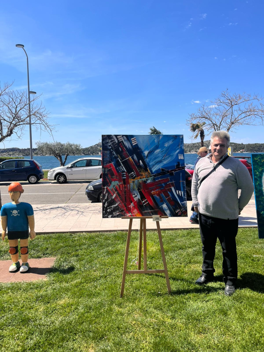 Svjetski dan umjetnosti: Ispred Azimuta svoja djela izložilo 18 umjetnika