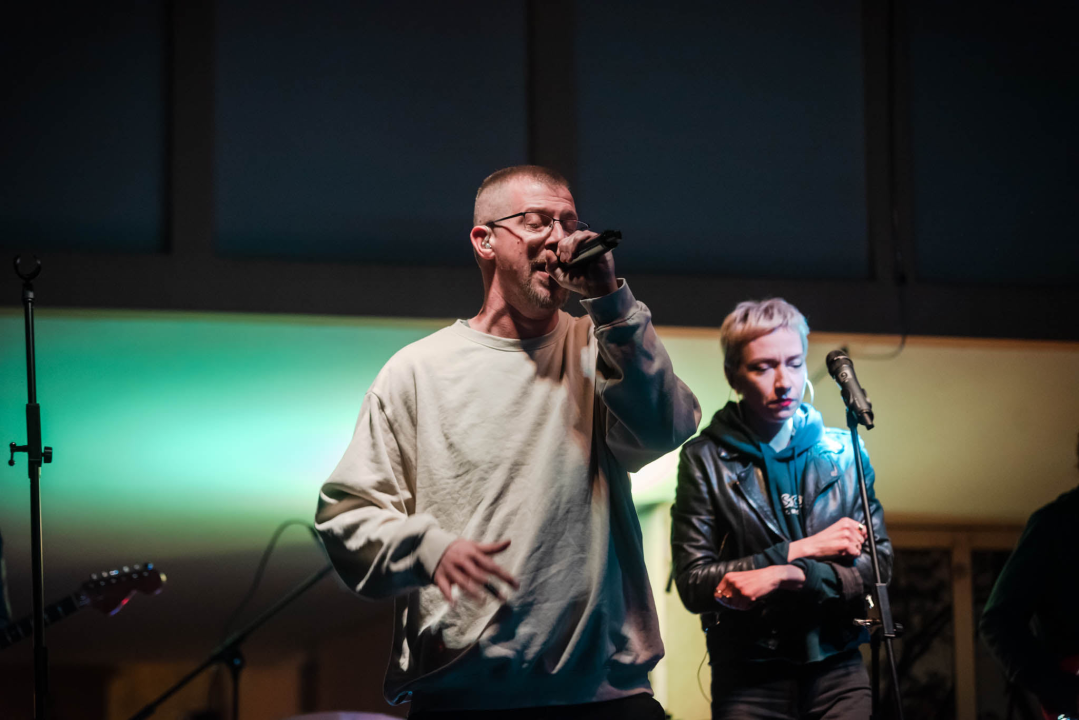 Sjajna atmosfera na koncertu Elementala: Publika u glas pjevala sve hitove, pogledajte kako je bilo  