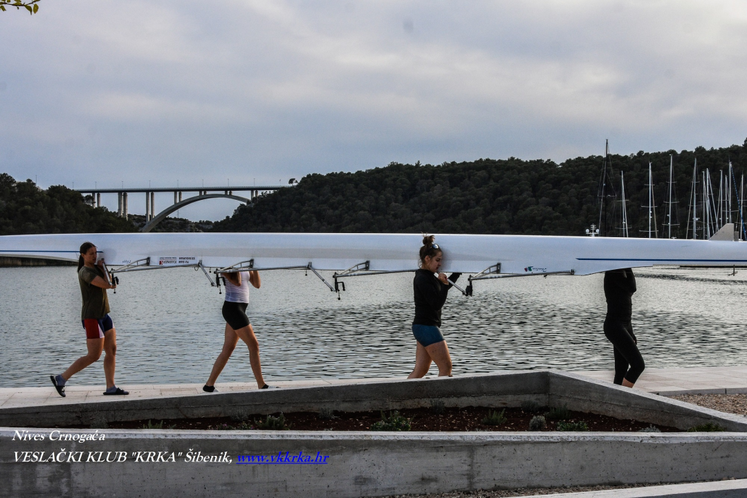 Krkini veslači u Skradinu veslaju za mjesto u posadi za međunarodna natjecanja