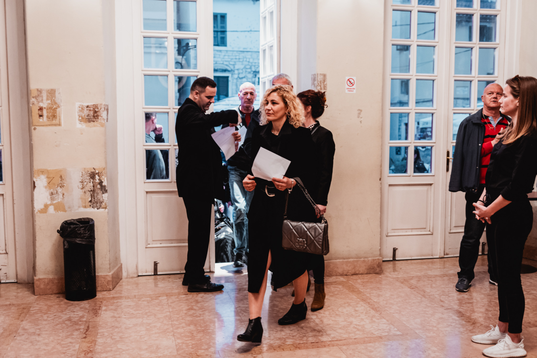 ‘Oči Uoči Zgospod'non’: Ričard je kao Mišo, samo digne ruke i publika umire od smijeha