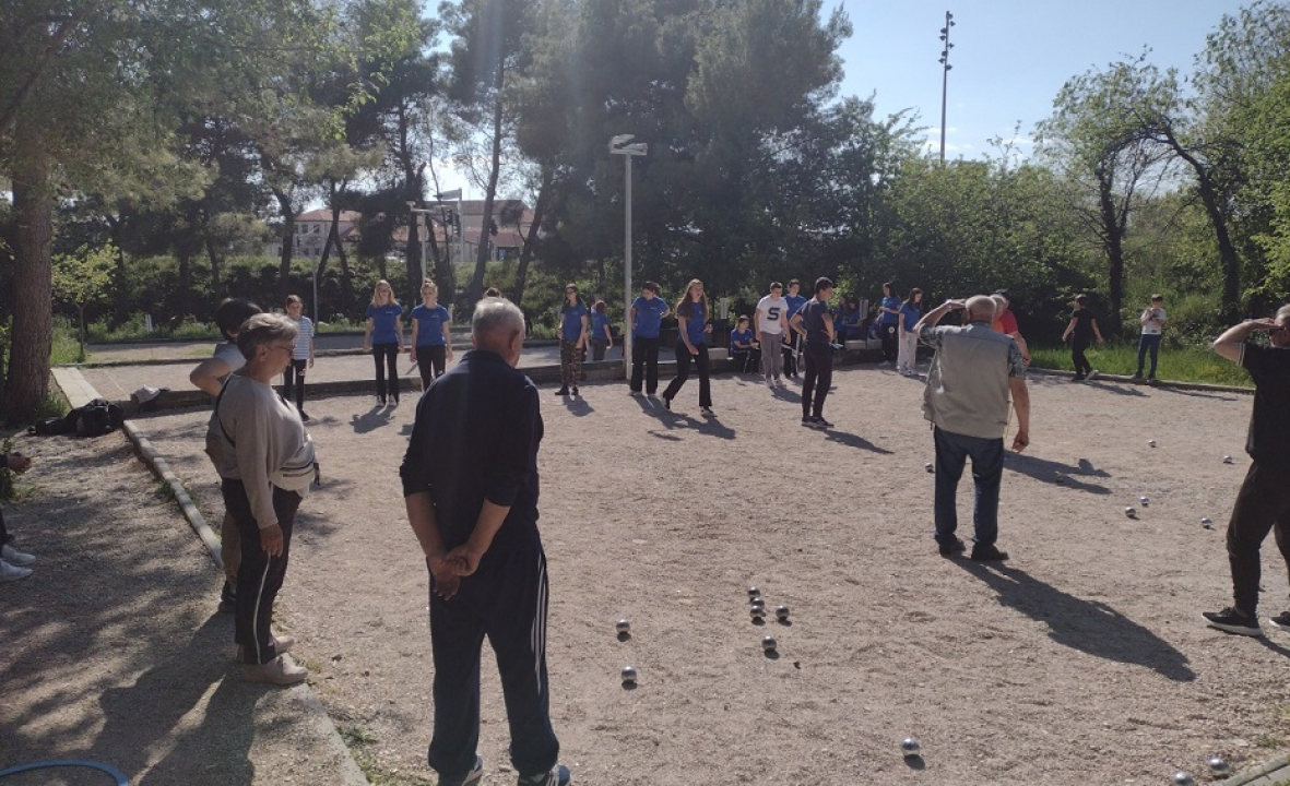 Održan humanitarni turnir u petanci za djecu, sva prikupljena sredstva bit će uplaćena za liječenje male Petre