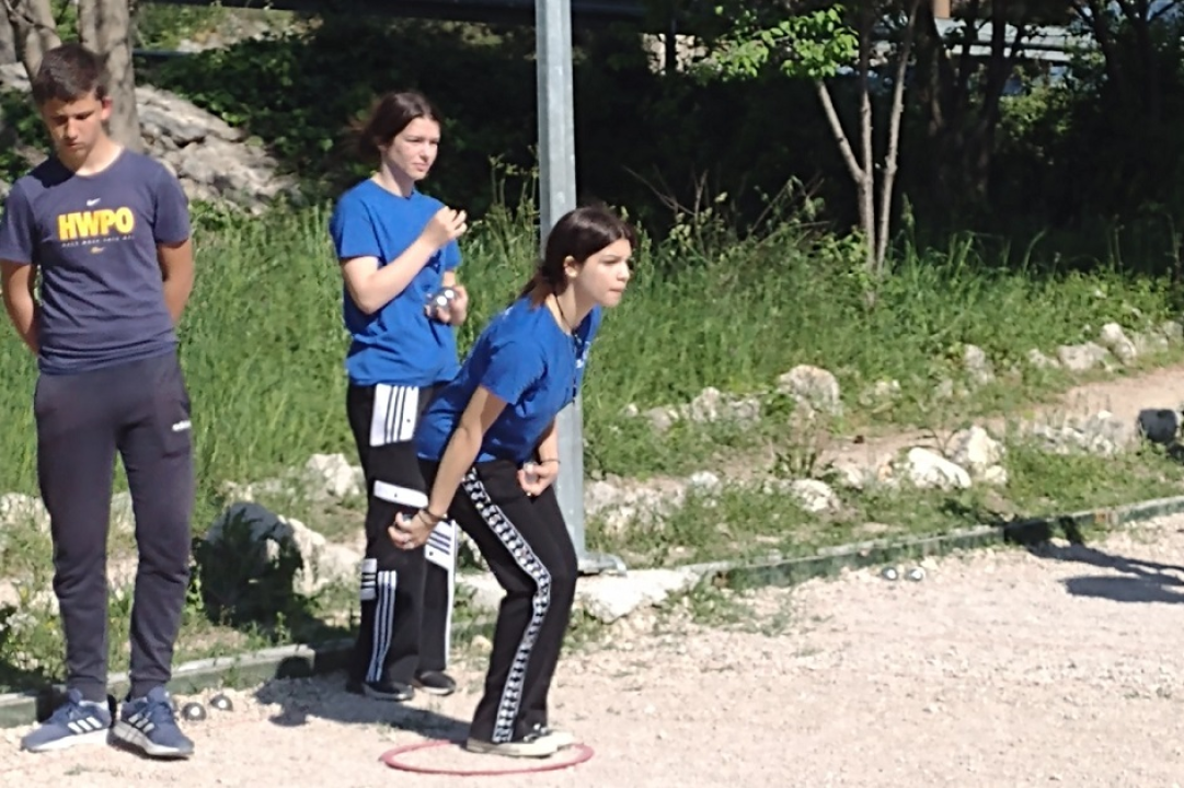 Održan humanitarni turnir u petanci za djecu, sva prikupljena sredstva bit će uplaćena za liječenje male Petre