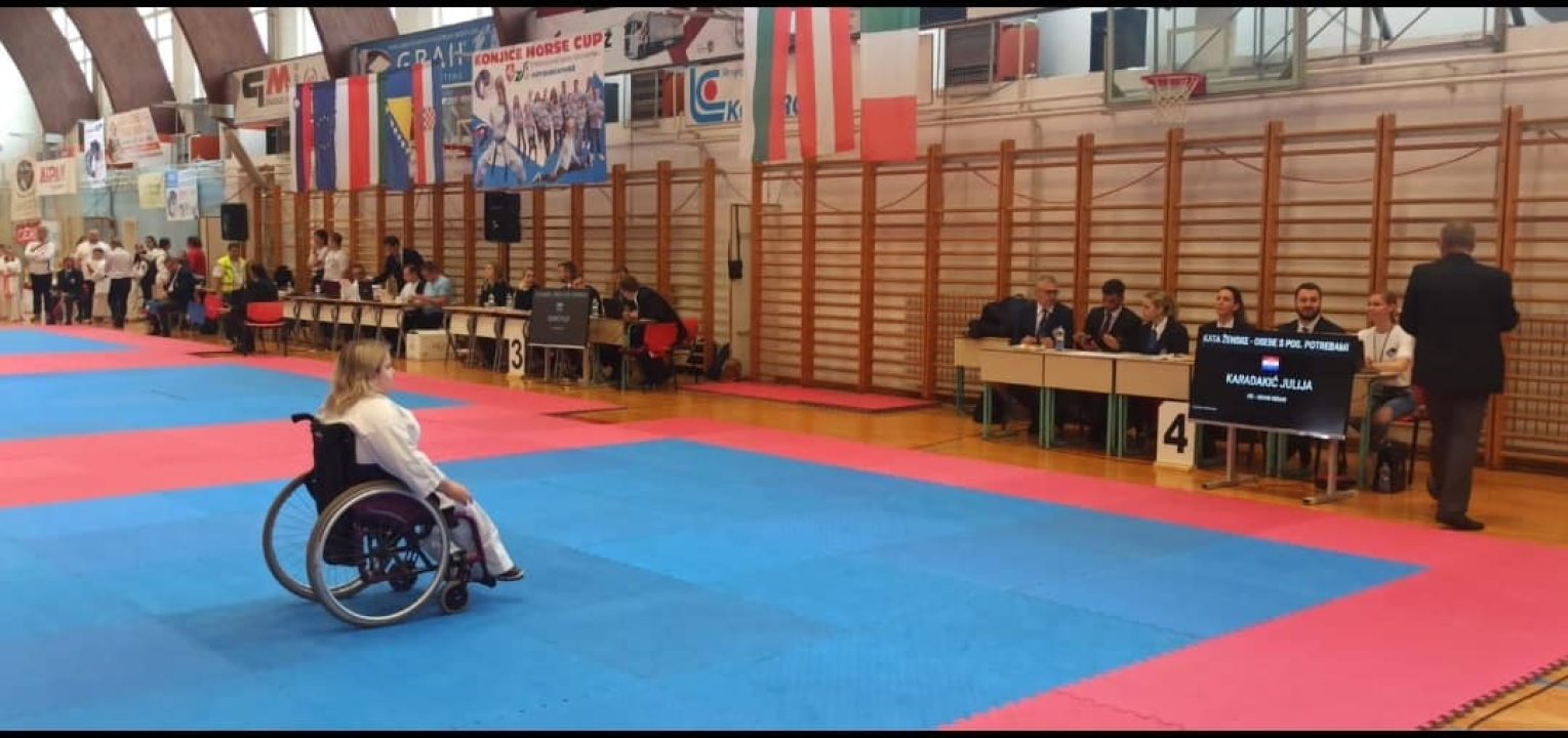 Šibenske parakaratašice Nika, Julija i Dora unatoč svim preprekama probijaju granice