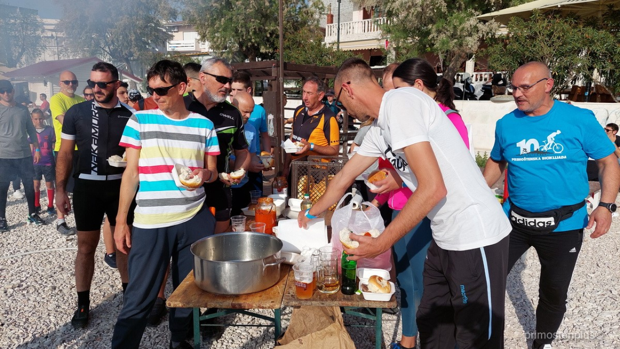 Jura Stublić i skoro 400 sudionika na Primoštenskoj biciklijadi