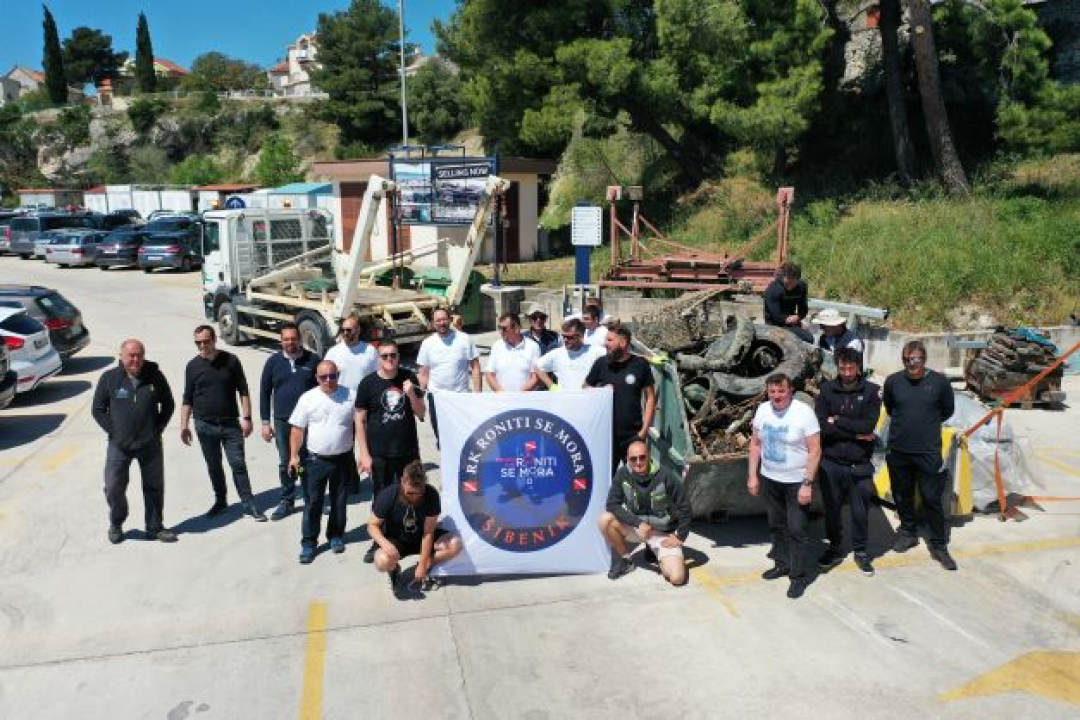 Iz šibenskog podmorja izvučeno 13 kubika smeća