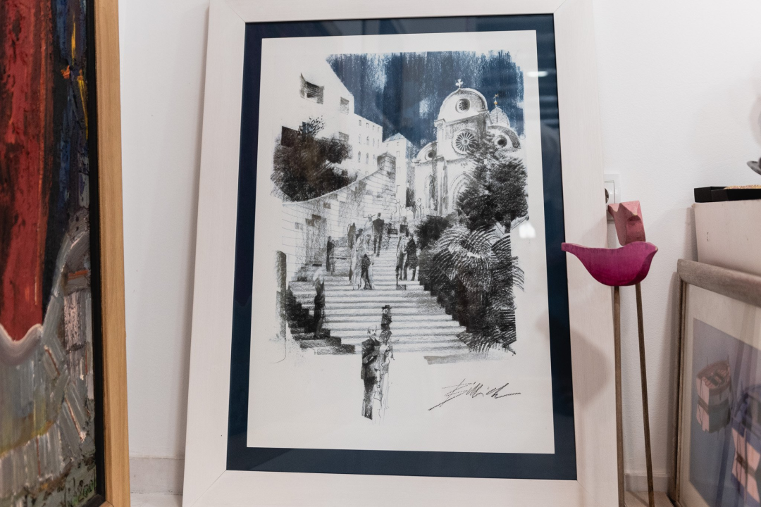 Osvježite svoju garderobu dizajnerskim komadima iz Galerije Juraj Dalmatinac!