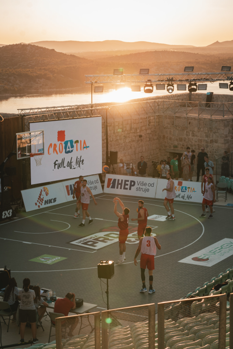 Basket se sinoć igrao na najljepšem igralištu: Tvrđava sv. Mihovila domaćin Pro 3x3 Tour-a