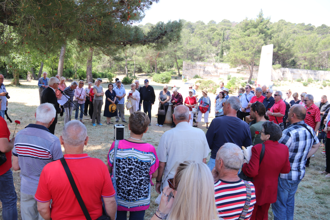 Prošlo je 80 godina od strijeljanja Rade Končara i drugova: U spomen parku položeni vijenci