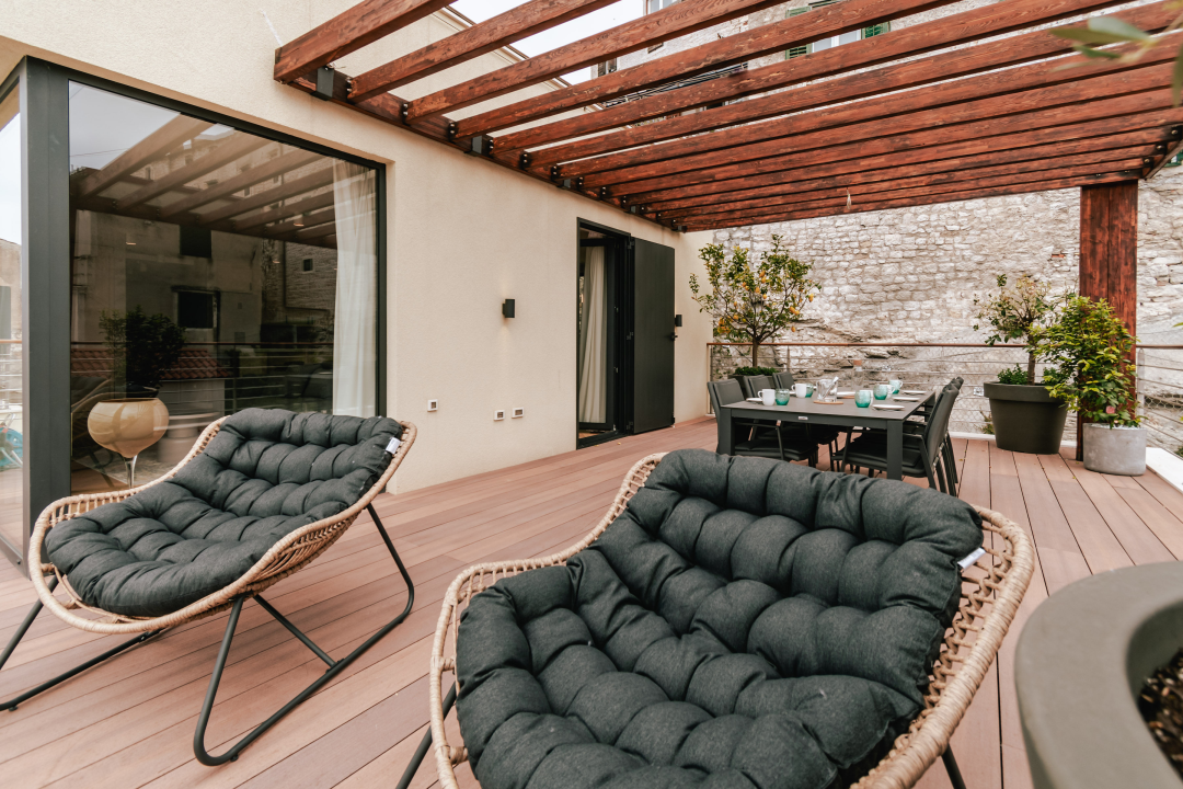 Oduševio nas je luksuz s katedralom na dlanu! Armerunov apartman jedinstven je spoj tradicije i modernog dizajna