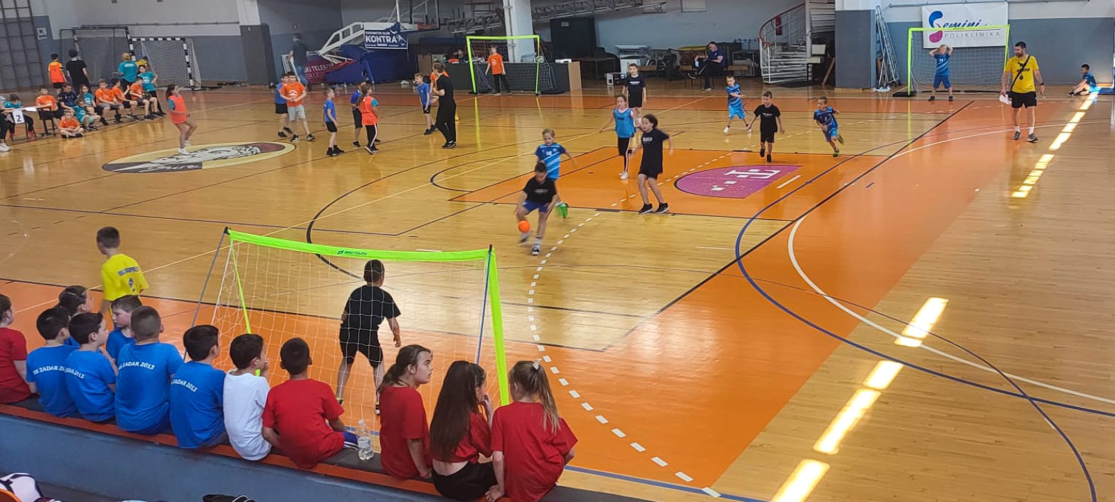Završnica Međužupanijske mini lige: Više od 250 djece igralo mini rukomet na Baldekinu 