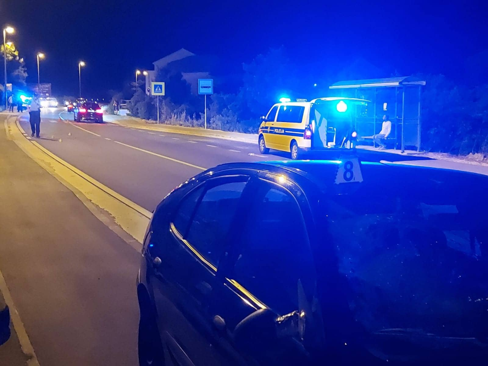 Automobil u Brodarici naletio na dvije djevojke, obje prebačene u šibensku bolnicu