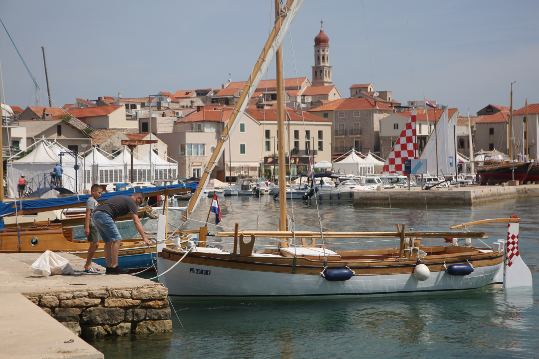 Otvoren Sajam tradicijske drvene brodogradnje: Jelić najavio gradnju flote gajeta za javnu upotrebu