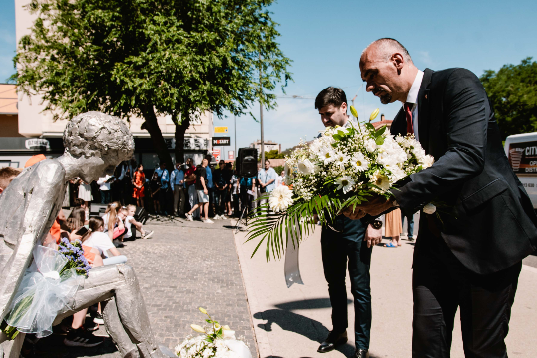 Obilježena 29. godišnjica smrti Dražena Petrovića: 'On je bio veliki igrač, vođa, kapetan i još veći čovjek'  