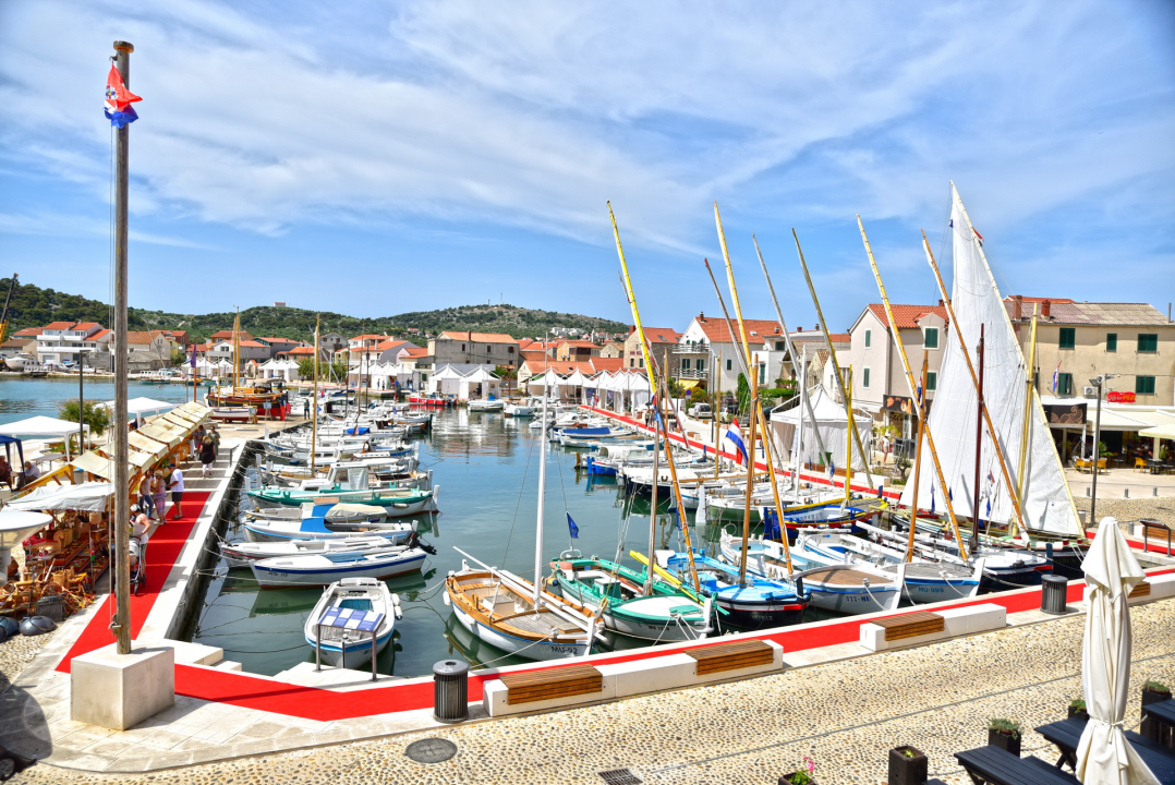 Jedinstveni doživljaj: U Betini održan Sajam tradicijske drvene brodogradnje