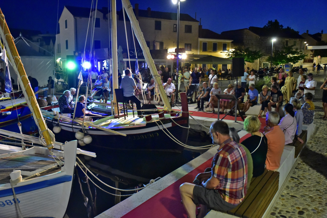 Jedinstveni doživljaj: U Betini održan Sajam tradicijske drvene brodogradnje