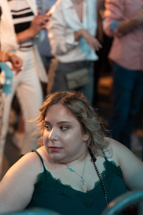 Buri usprkos, u Vodicama započeo 14. CMC festival: Publika se rasplesala uz zabavne hitove  