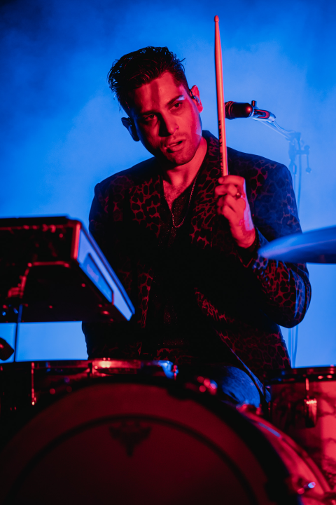 Nema ljubavi u klubu, ljubav je na tvrđavi: Plesnjak za milenijalce uz Buč Kesidi i Nipplepeople