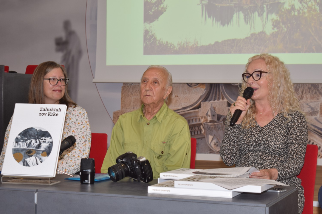 Predstavljena knjiga 'Zahuktali zov Krke', najstarijeg aktivnog šibenskog novinara Joška Čelara
