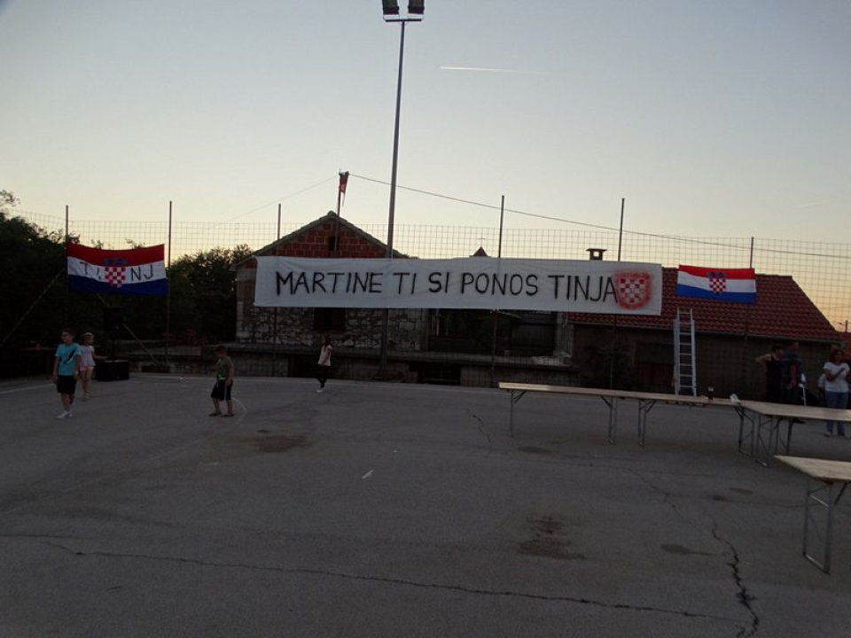 Veličanstven doček hrvatskog reprezentativca Martina Erlića u rodnom Tinju