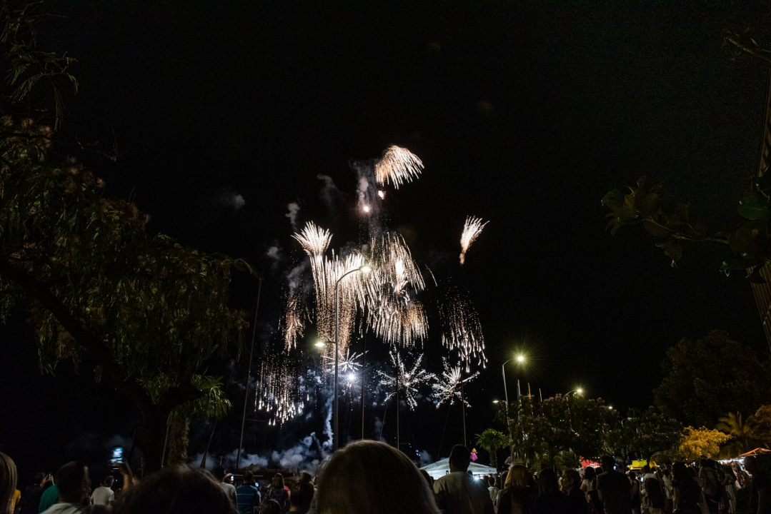 Spektakularan vatromet uveo Šibenčane u najluđu ljetnu noć: Pogledajte kako je bilo