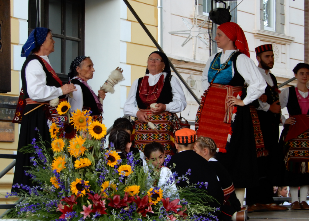 'Zvona Zagore' svojim su folklornim programom uveličali 22. smotru folklora u Otočcu  