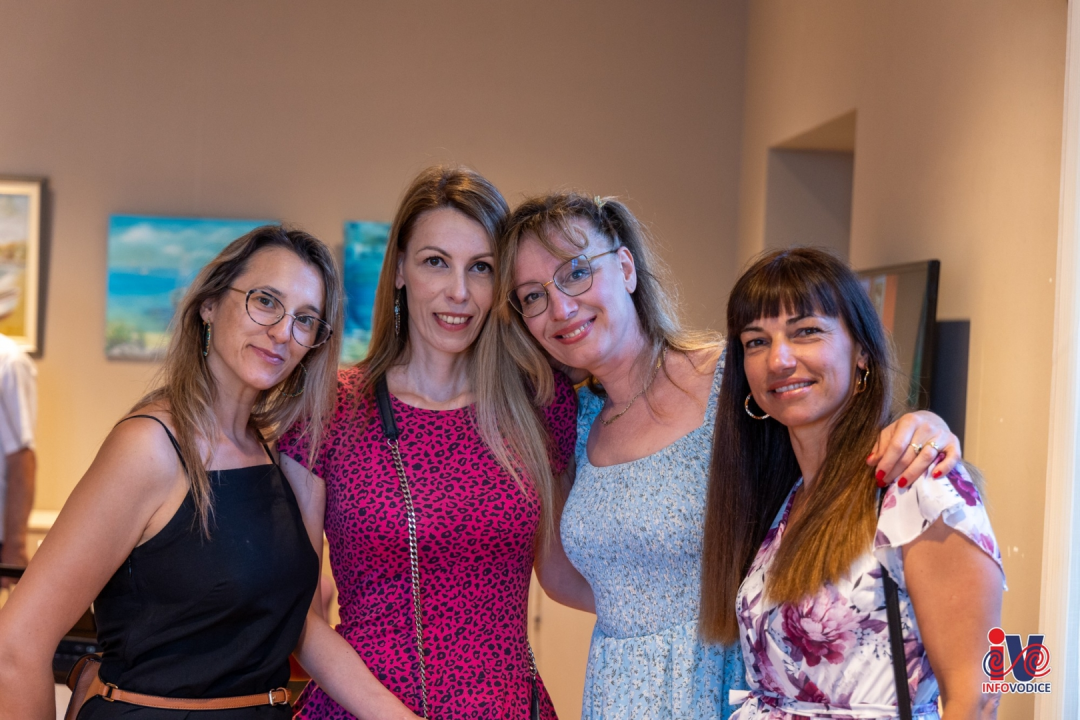 Biljana je dom pronašla u Vodicama, a sada je tamo i otvorila svoju prvu samostalnu izložbu