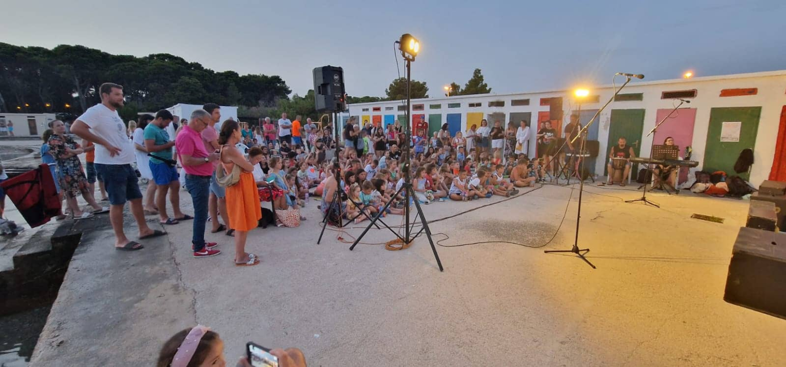 MDF ove godine i na Jadriji: Ispred šarenih kabina predstava 'Kralj lavova'