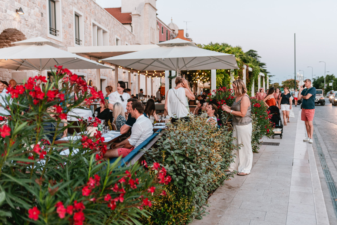 Buta je nova šibenska gastro destinacija: Uživajte u mediteranskim jelima na terasi okruženoj začinima