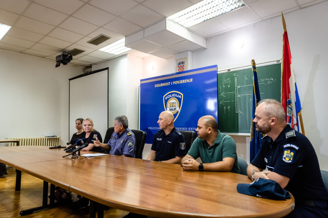 Pojačanje iz Češke, Njemačke, Makedonije i Rumunjske stiglo u pomoć šibenskoj policiji 