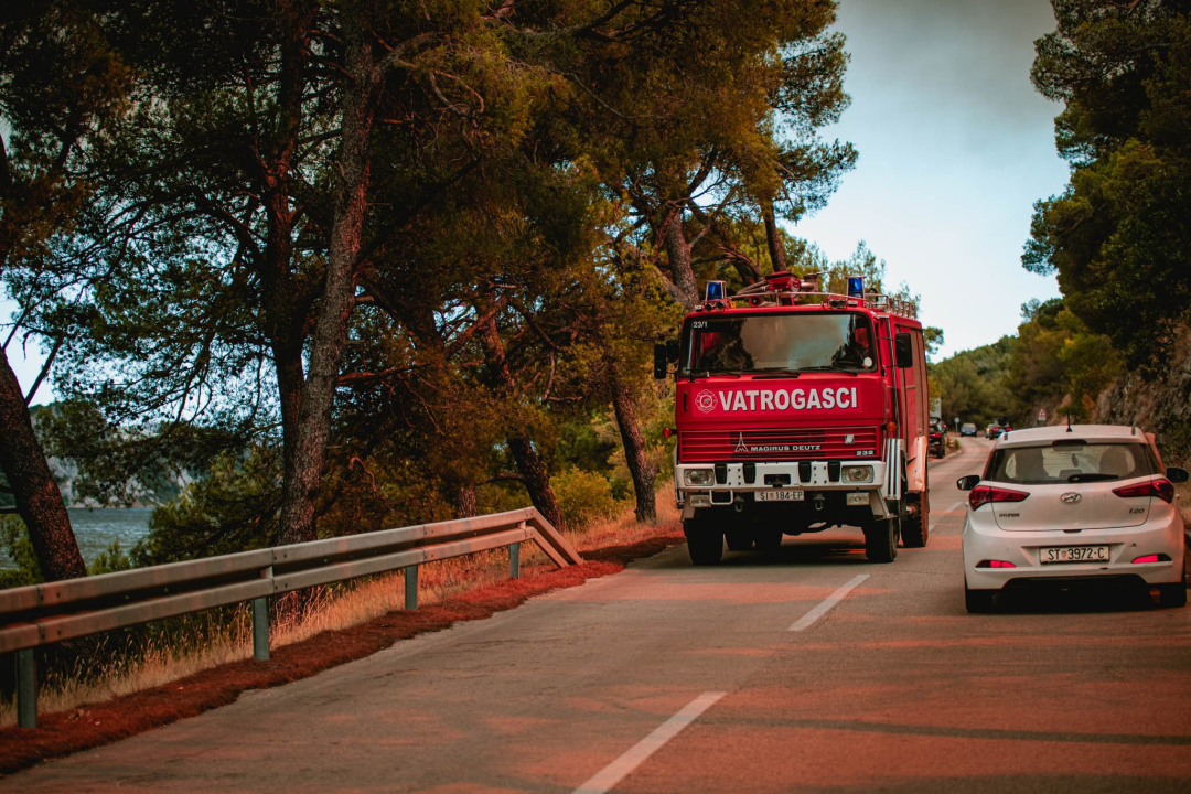 Fotogalerija koja otkriva razmjere plamenog užasa u Zatonu i Raslini