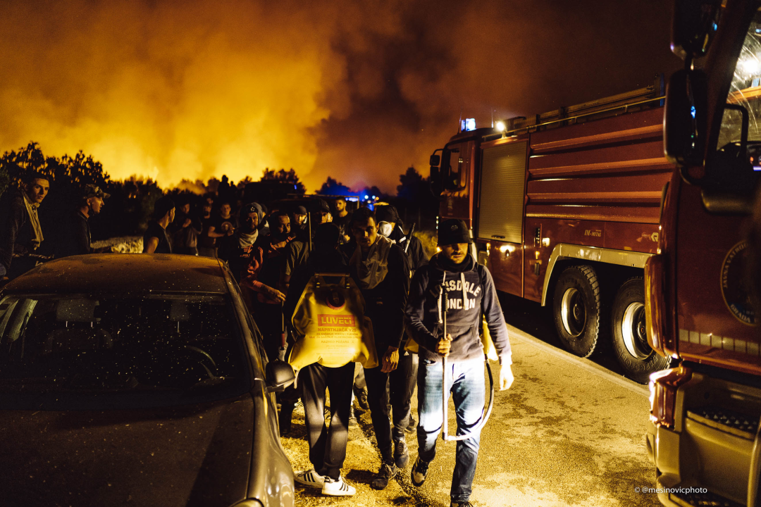 Fotogalerija i video: Bitka s vatrom u Zatonskoj ulici koja spaja Zaton i Benkovačku cestu