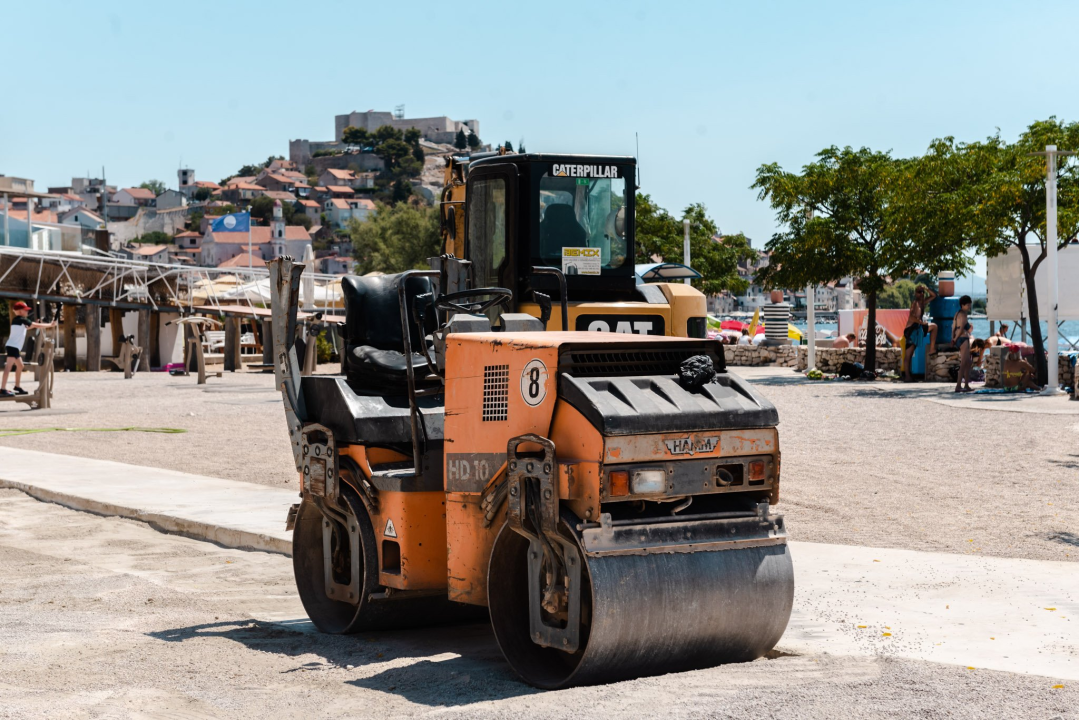 Radovi na plaži Banj: 'Stiže novi pijesak za odbojku' 