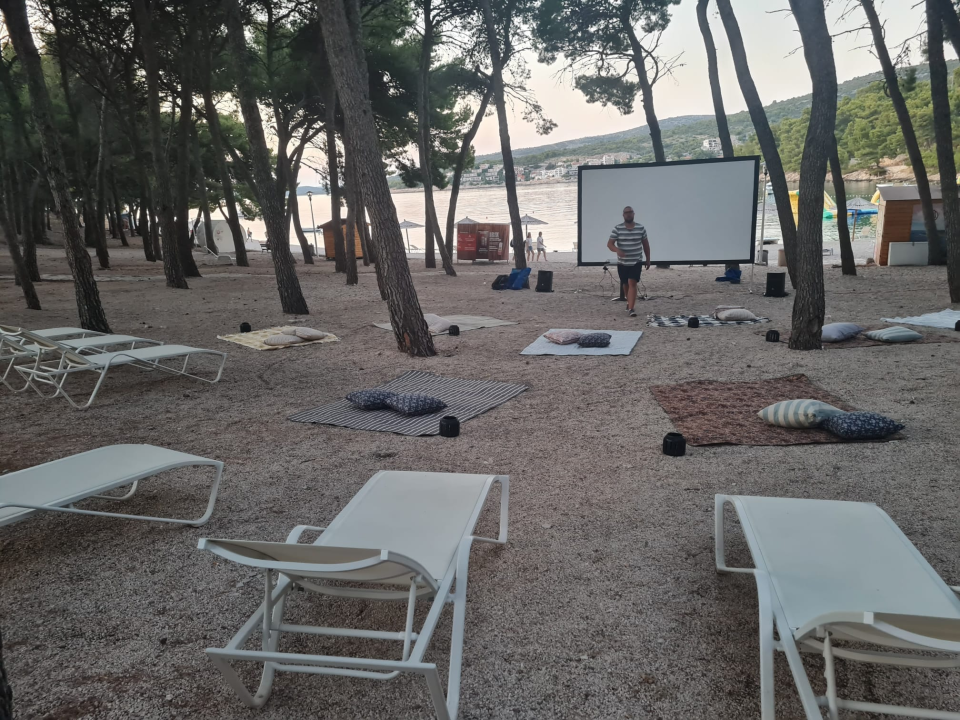 Primoštenci uživali u kinu pod zvijezdama