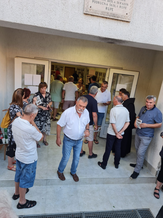 Priprema se knjiga o školi u Rupama, a u subotu je otvorena i izložba na tu temu