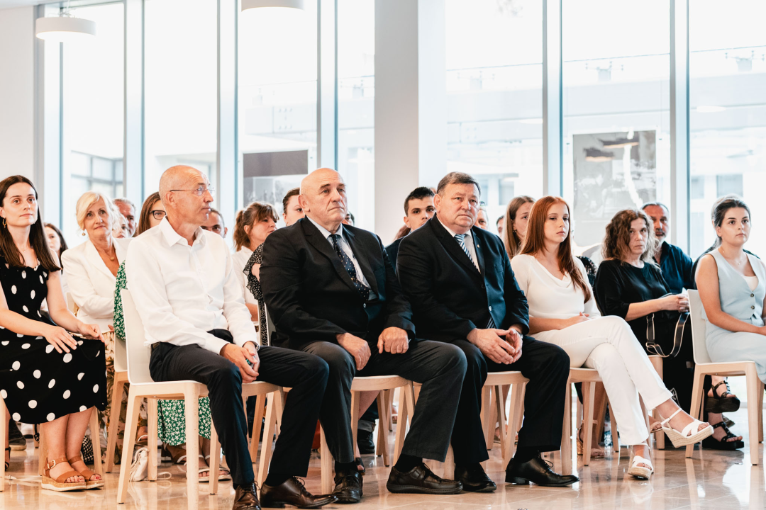 U Veteranskom centru Plenković i pola Vlade uručili priznanja i nagrade učenicima