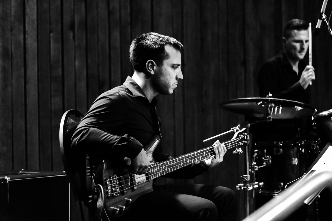  Klapa Rišpet prvi put nastupila u Šibeniku i oduševila publiku: 'Nećemo se sad tu samo njihati kao šest čempresa'