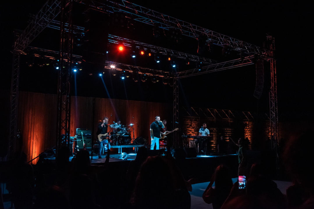 Tony Cetinski u Šibeniku predstavio novi izgled i usput oduševio publiku